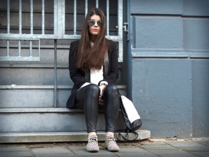 Fashionblogger Chloe Sterk OOTD Primark bag, Zara jacket, Maruti Gimlet shoes